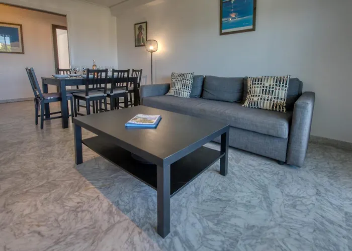 La Roseraie For 6 By Sunset Riviera Holidays * Antibes