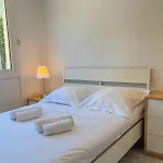 La Roseraie For 6 By Sunset Riviera Holidays Lägenhet