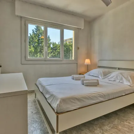 Appartement La Roseraie For 6 By Sunset Riviera Holidays