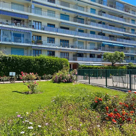 La Roseraie For 6 By Sunset Riviera Holidays Appartement