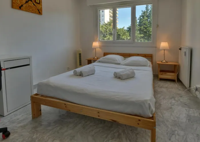 La Roseraie For 6 By Sunset Riviera Holidays * אנטיב