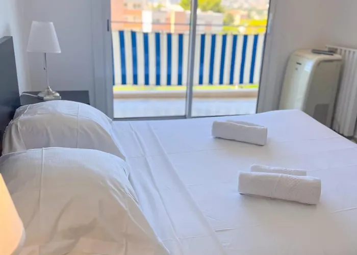 La Roseraie For 6 By Sunset Riviera Holidays דירה אנטיב