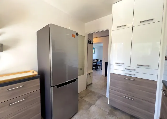 דירה La Roseraie For 6 By Sunset Riviera Holidays אנטיב