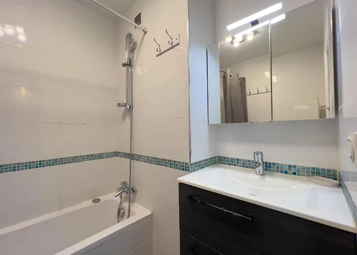 La Roseraie For 6 By Sunset Riviera Holidays אנטיב