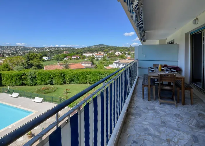 La Roseraie For 6 By Sunset Riviera Holidays דירה *