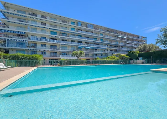 La Roseraie For 6 By Sunset Riviera Holidays דירה