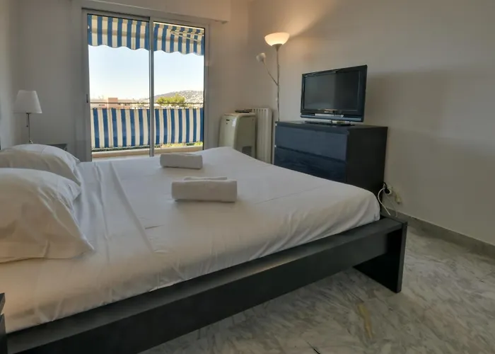 La Roseraie For 6 By Sunset Riviera Holidays