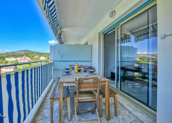 La Roseraie For 6 By Sunset Riviera Holidays Apartamento